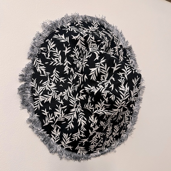 FRENCH CONNECTION | LEAF PRINT SUNHAT | Black & Ecru | NWT - Picture 11 of 12